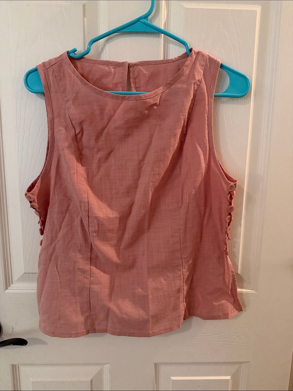 Women’s Sleeveless Button-Side Pink Shell Top